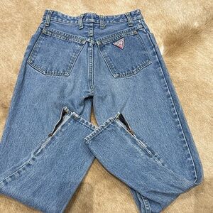 Vintage Guess Women's Straight-Leg Blue Jeans with Back Pocket Triangle Logo